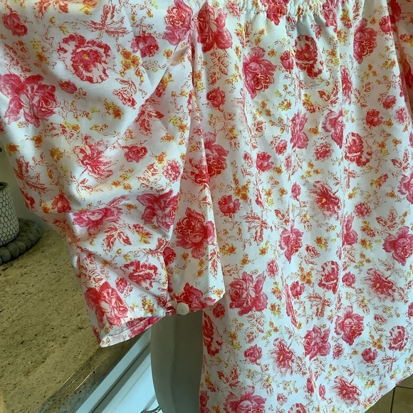 Something Navy Pink Floral Top Blouse Size Medium - Picture 3 of 10
